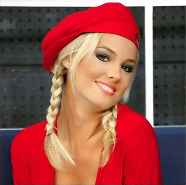 جنیفر سیمون مکید شبنم شفر